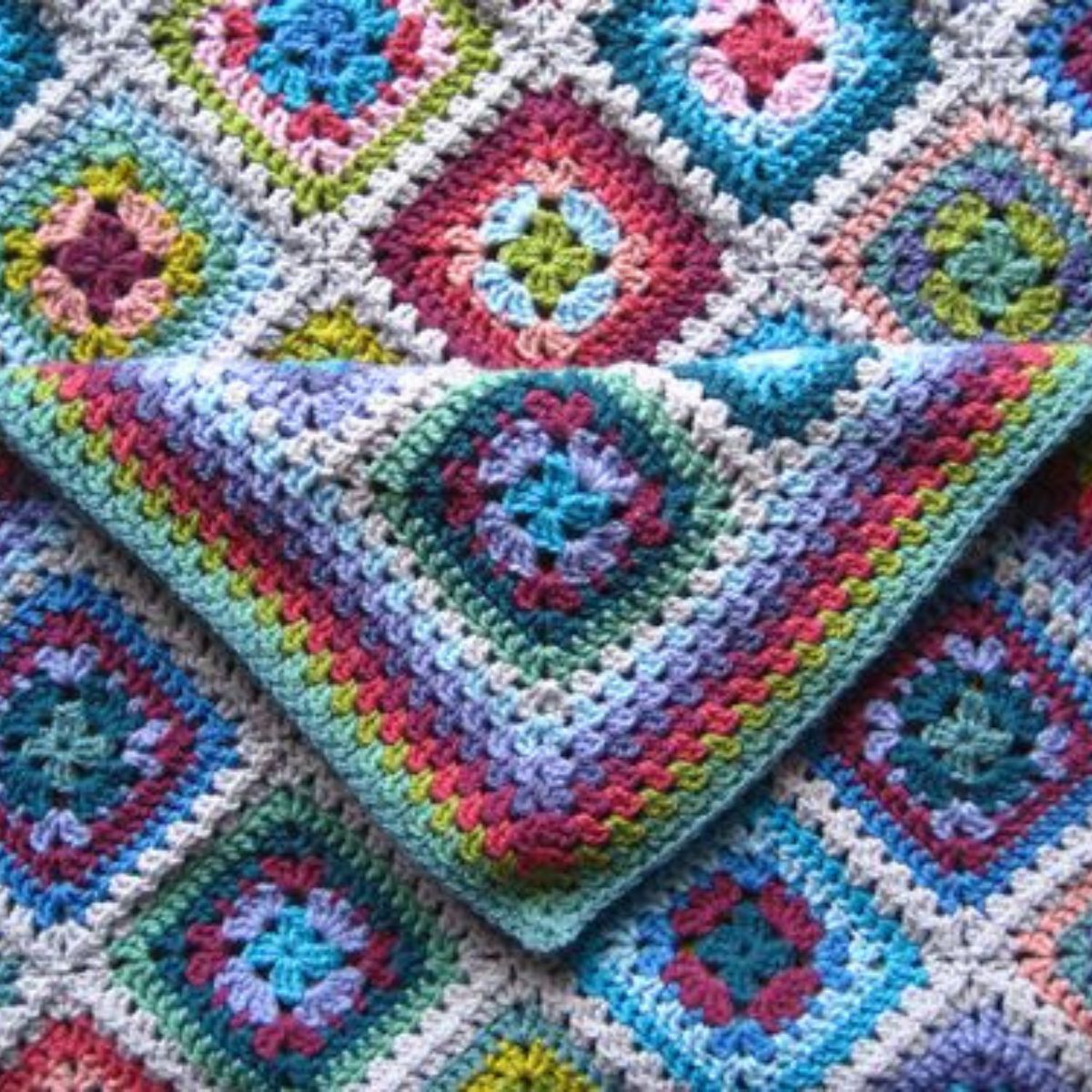 Harmony Granny Square - Attic24 - Gratis haakpatroon 10 Harmony Granny Square - Attic24 - Gratis haakpatroon