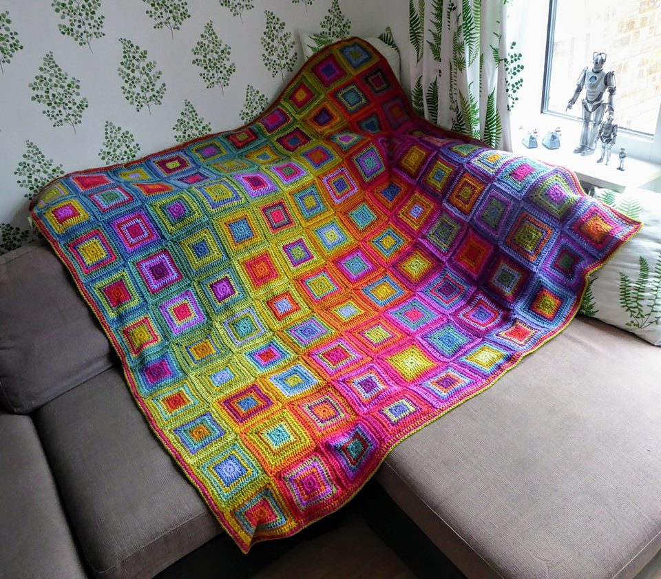 bord residentie Monopoly Boho Regenboog Deken | Gratis haakpatroon | Insomnia Crochet