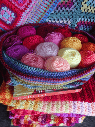 Gratis haakpatroon met videotutorial: Dahlia Deken 35 Dahlia deken Attic24 Introductie 38