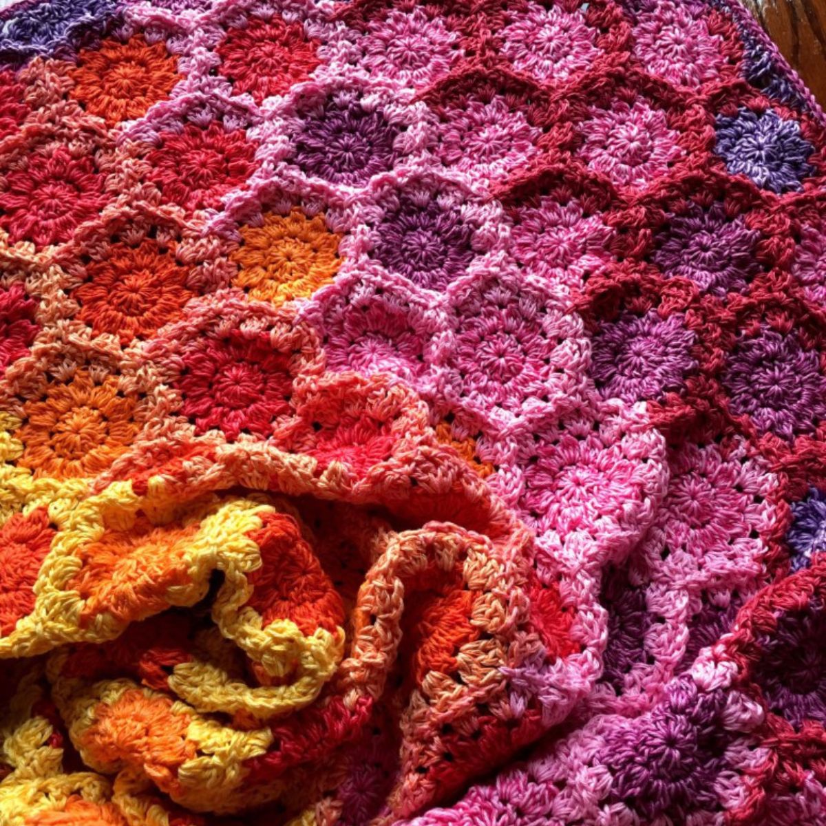 Cozy Flowers Deken - Gratis haakpatroon