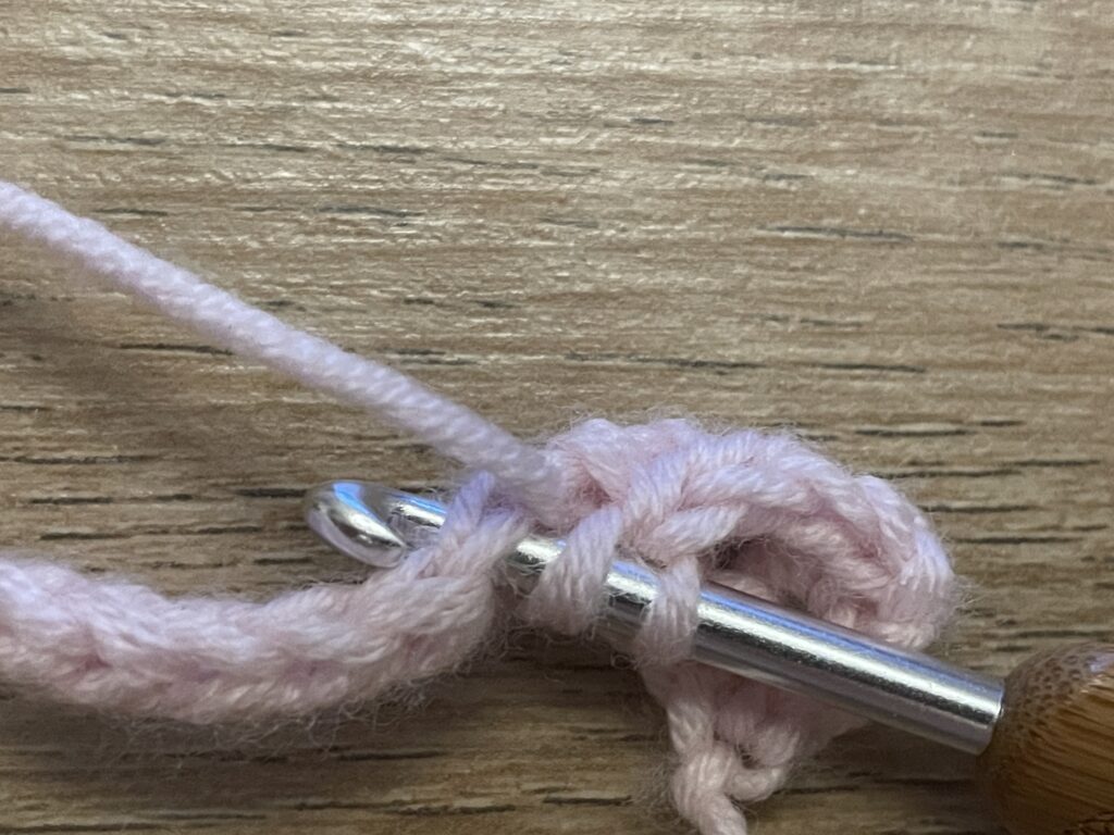 Halfstokjes minderen 3 Half stokje minderen stap 3