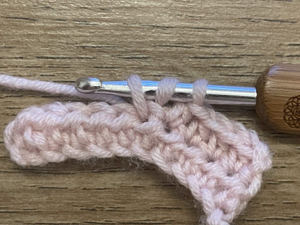 Halfstokjes minderen 4 Half stokje minderen stap 4