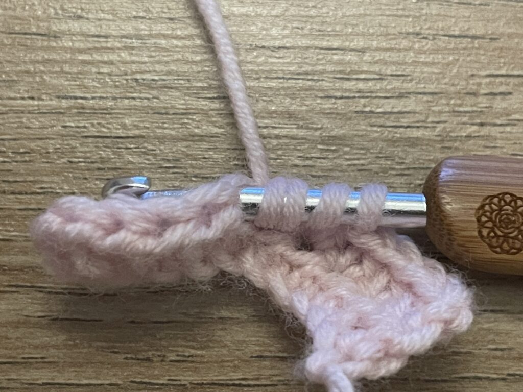 Halfstokjes minderen 5 Half stokje minderen stap 5