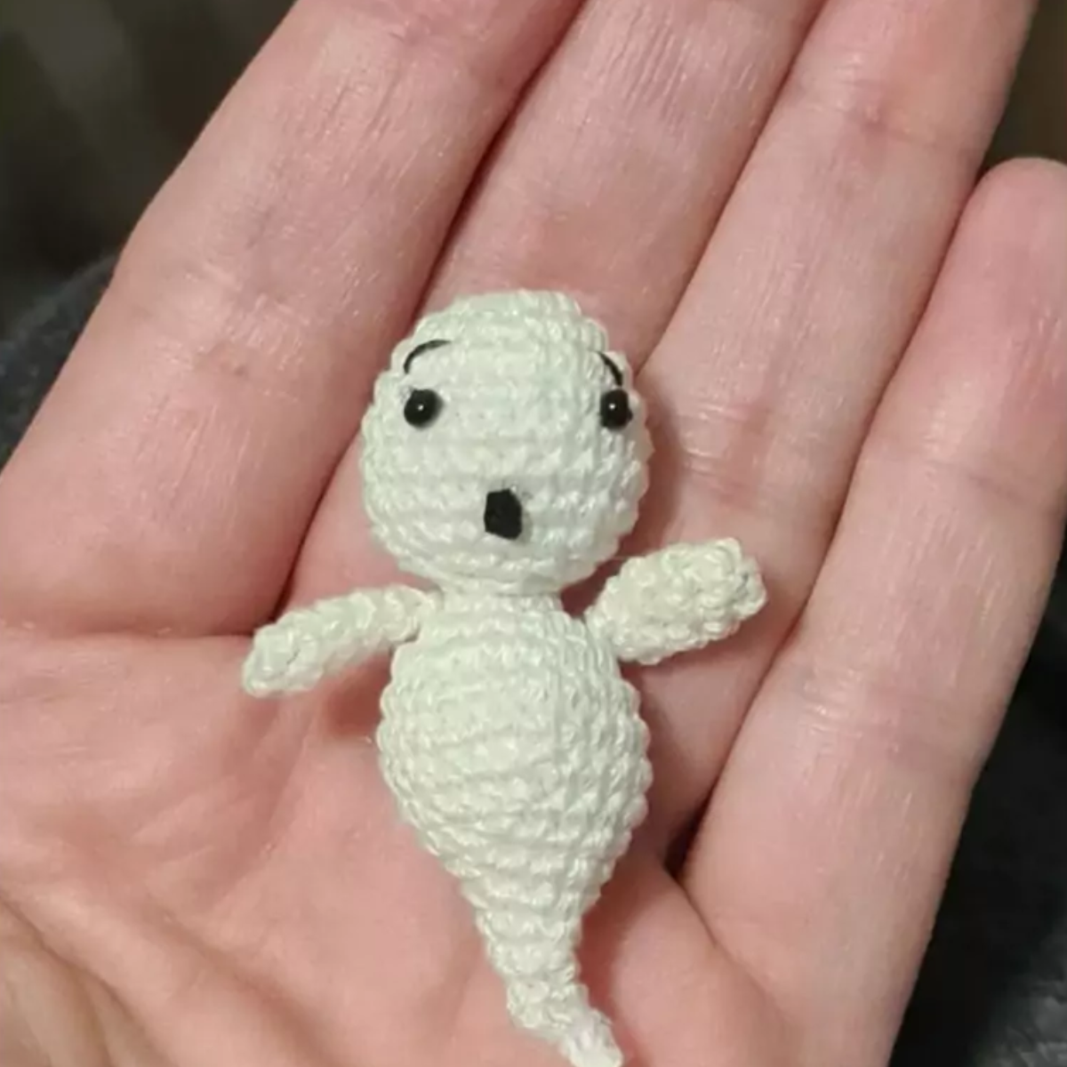 Gratis haakpatroon Mini Spookje Haakpatroon - Amigurumi - Geschikt voor restjes garen - haaknaald 2 mm