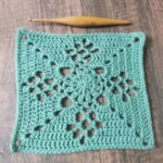 Haakpatroon Victorian Lattice Granny Square 243 Gratis haakpatroon Haakpatroon Victorian Lattice Granny Square - Granny Square Dekens - Scheepjes Colour Crafter, Stylecra...