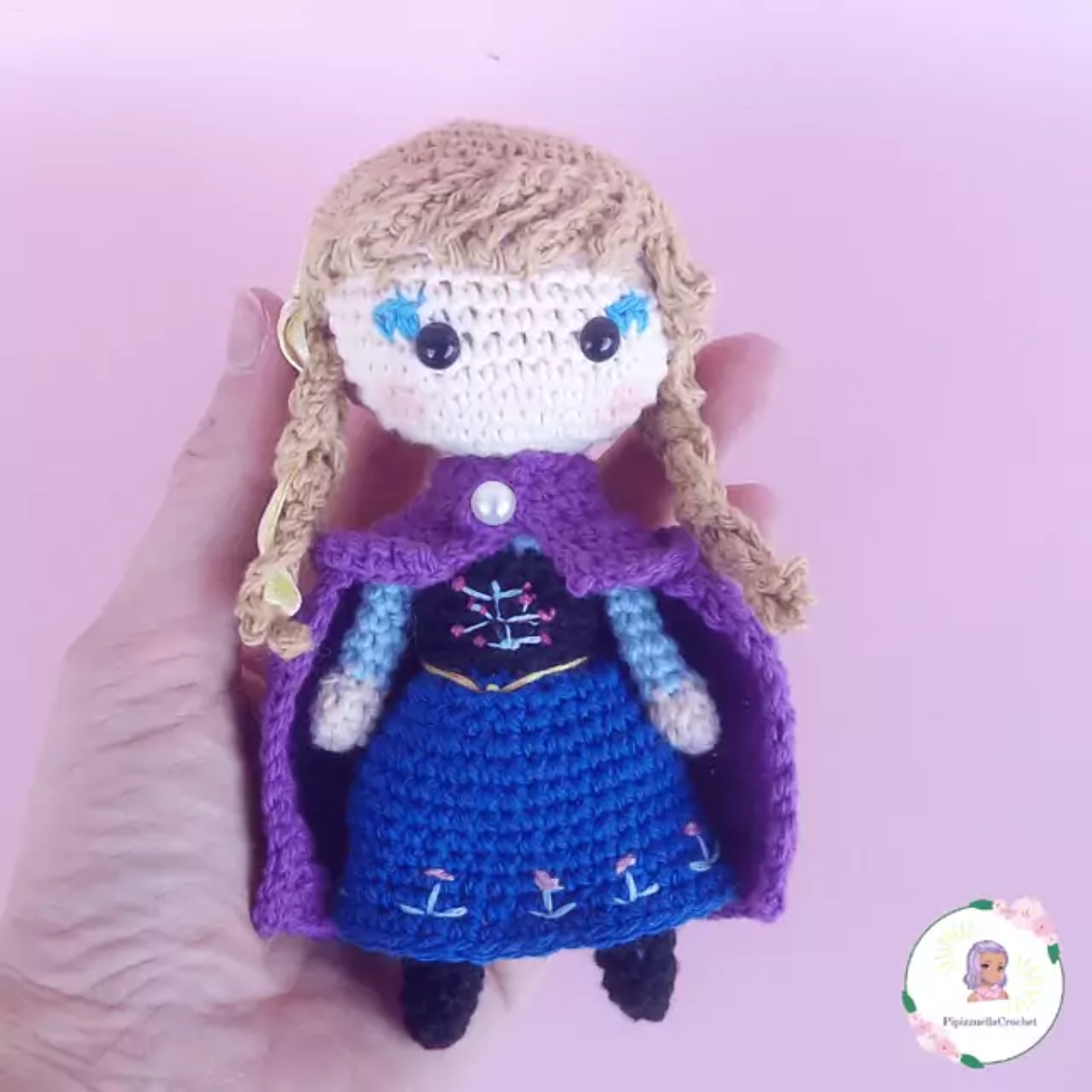 Anna Haken: zusje Elsa