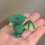 Mini Pterosauriër Haken 294 Gratis haakpatroon Mini Pterosauriër Haken - Amigurumi - Geschikt voor restjes garen - haaknaald 1.5 mm