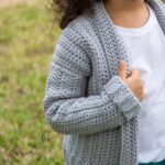 Mini Cozy Cardigan - Kindervest haken 258 Gratis haakpatroon Mini Cozy Cardigan - Kindervest haken - Yarn Bee Soft & Sleek - haaknaald 5.5 mm
