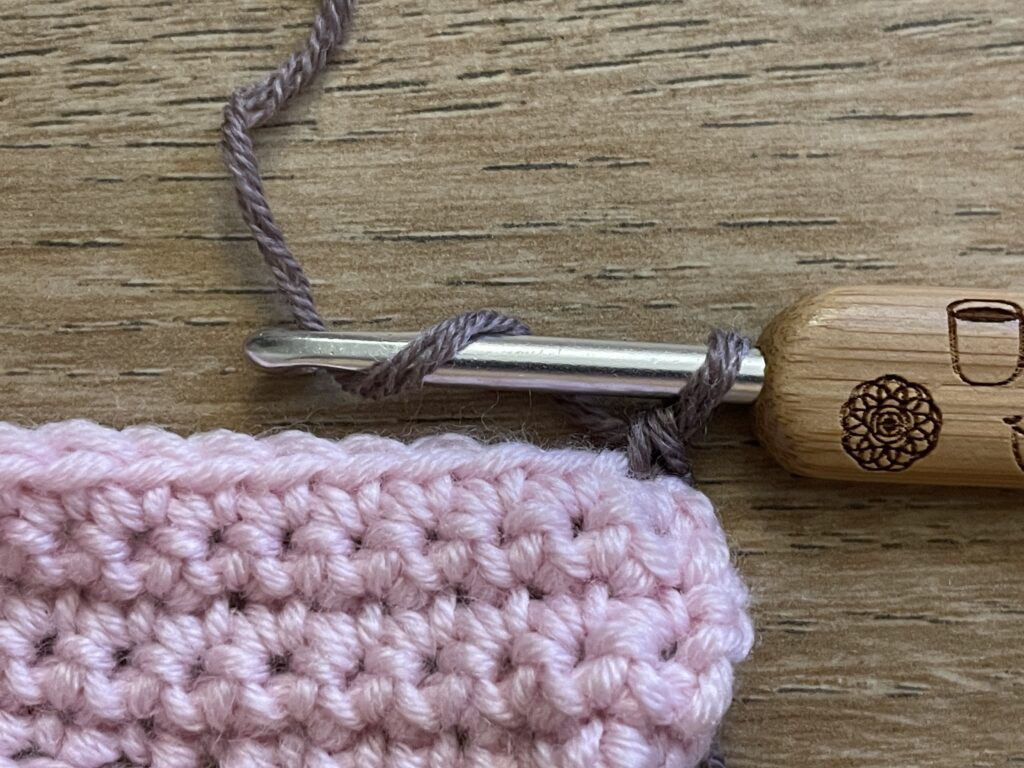 IJsje met 1 bolletje steek stap 10