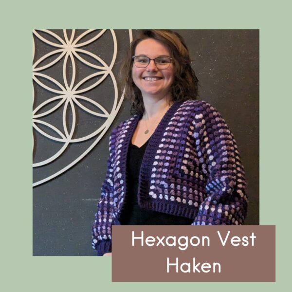 10 Leuke Dingen om te Haken in de Herfst 🍂 45 Cursus Omslag Hexagon Vest 2025 1 600x600 1