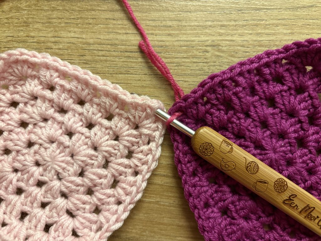 Zigzag aan elkaar haken stap 4