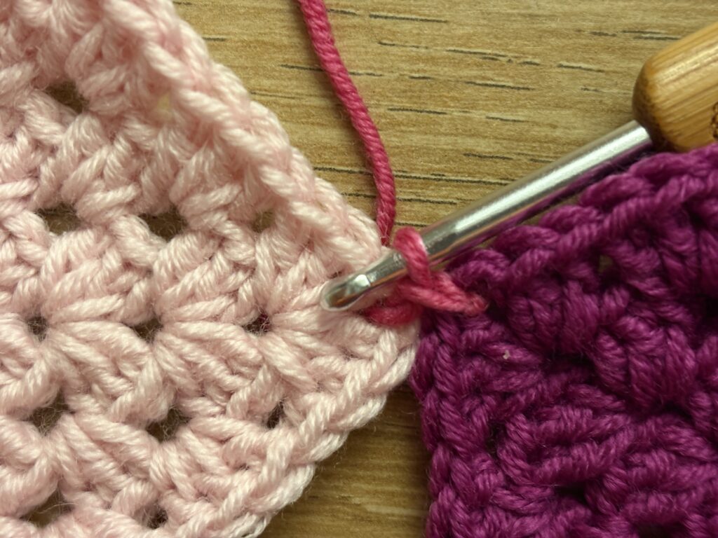 Zigzag aan elkaar haken stap 6