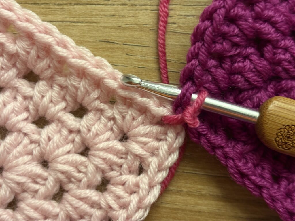 Zigzag aan elkaar haken stap 7