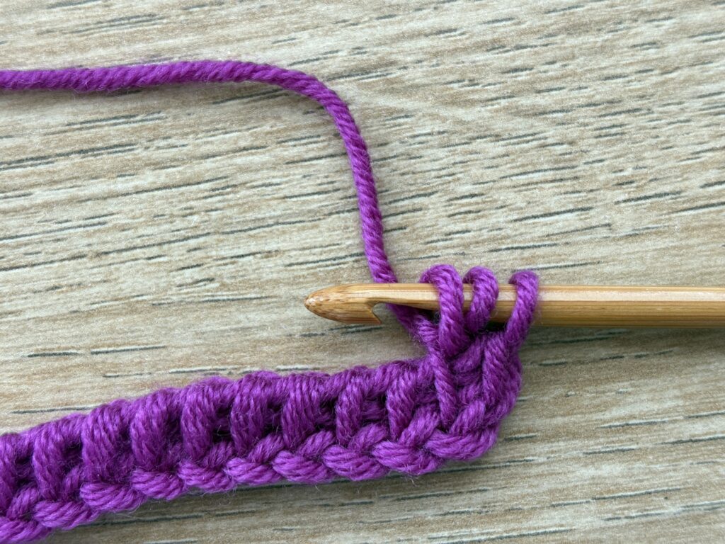 Tunisch entrelac met een twist steek 15 Tunisch Enterlac twist stap 10