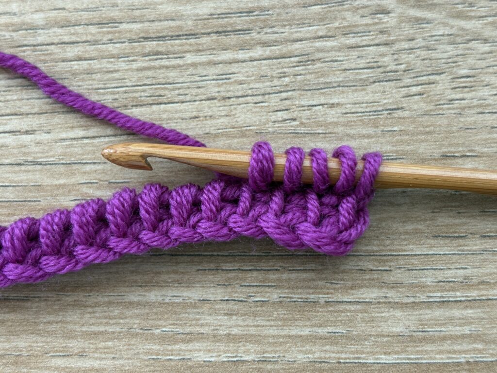 Tunisch entrelac met een twist steek 17 Tunisch Enterlac twist stap 12