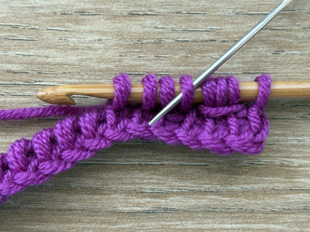 Tunisch entrelac met een twist steek 22 Tunisch Enterlac twist stap 17