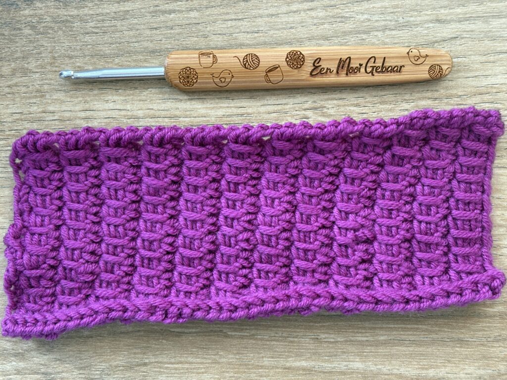 Tunisch entrelac met een twist steek 28 Tunisch Enterlac twist stap 23