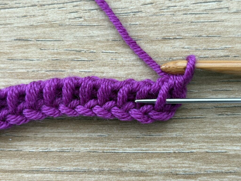 Tunisch entrelac met een twist steek 13 Tunisch Enterlac twist stap 8