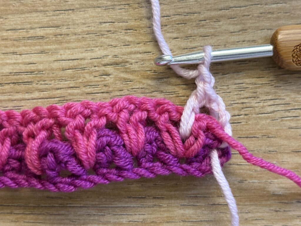 Genestelde V steek stap 23