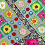 Say it with Flowers - Haakpatroon deel 6 29 Gratis haakpatroon Say it with Flowers - Haakpatroon deel 6 - Deken, Granny Square Dekens - King Cole Big Value DK, King C...