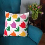 Tulip Love 27 Gratis haakpatroon Tulip Love - Kussen - Geschikt voor restjes garen, Scheepjes Colour Crafter - haaknaald 4 mm