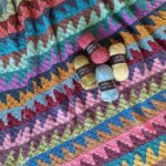 Zesty Zigzag 18 Gratis haakpatroon Zesty Zigzag - Deken - Scheepjes Scrumptious - haaknaald 4 mm