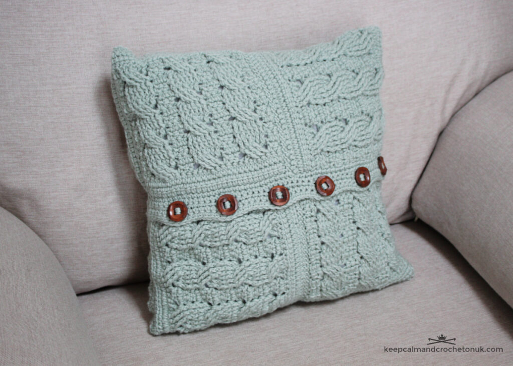 Patchwork Gevlochten Kussen: tijdloos haakwerk met een moderne twist 6 Patchwork Vlecht Kussen