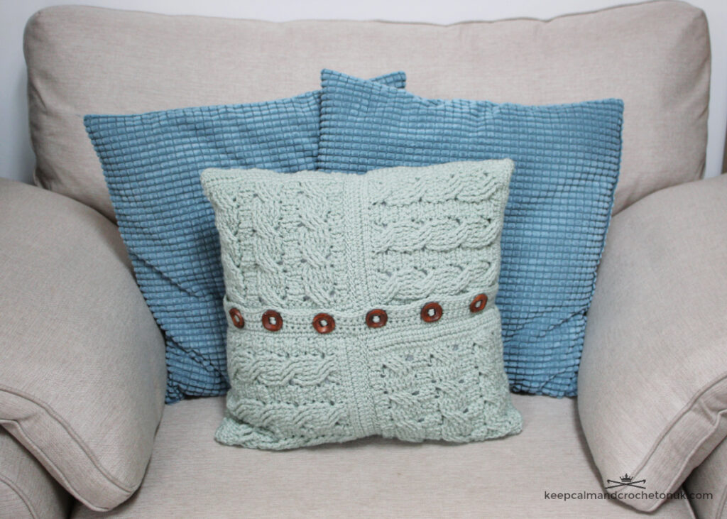 Patchwork Gevlochten Kussen: tijdloos haakwerk met een moderne twist 8 Patchwork Vlecht Kussen 2