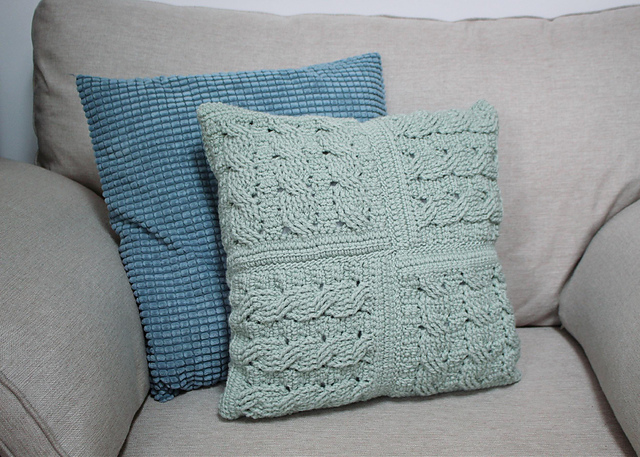 Patchwork Gevlochten Kussen: tijdloos haakwerk met een moderne twist 3 Patchwork Vlecht Kussen 3